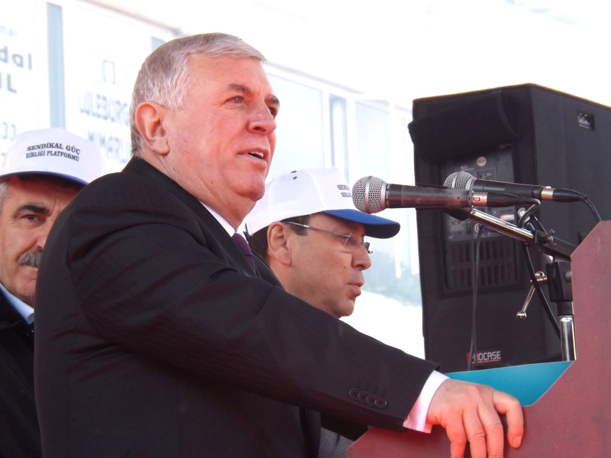 Lüleburgaz\'da "Taşeron İşçiliğine Son" Mitingi
