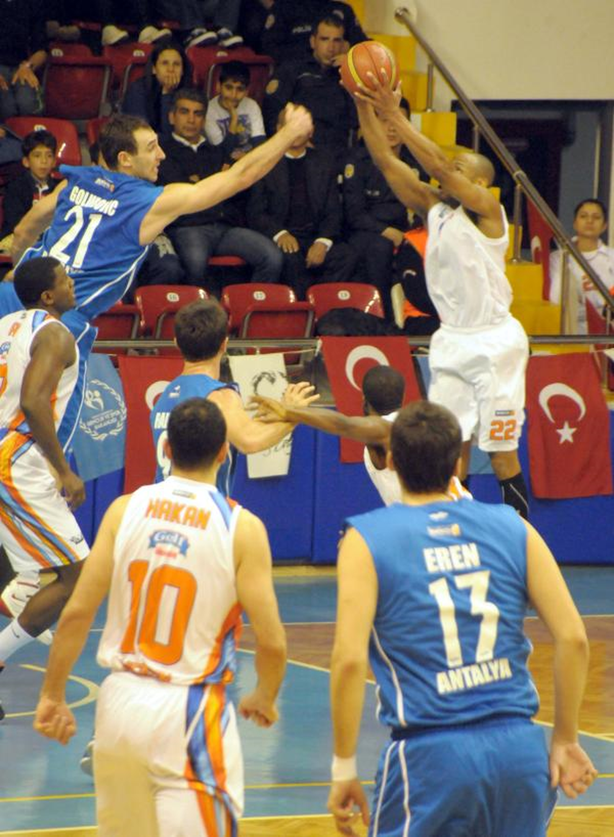 Mersin Büyükşehir-Antalya Büyükşehir: 87-86
