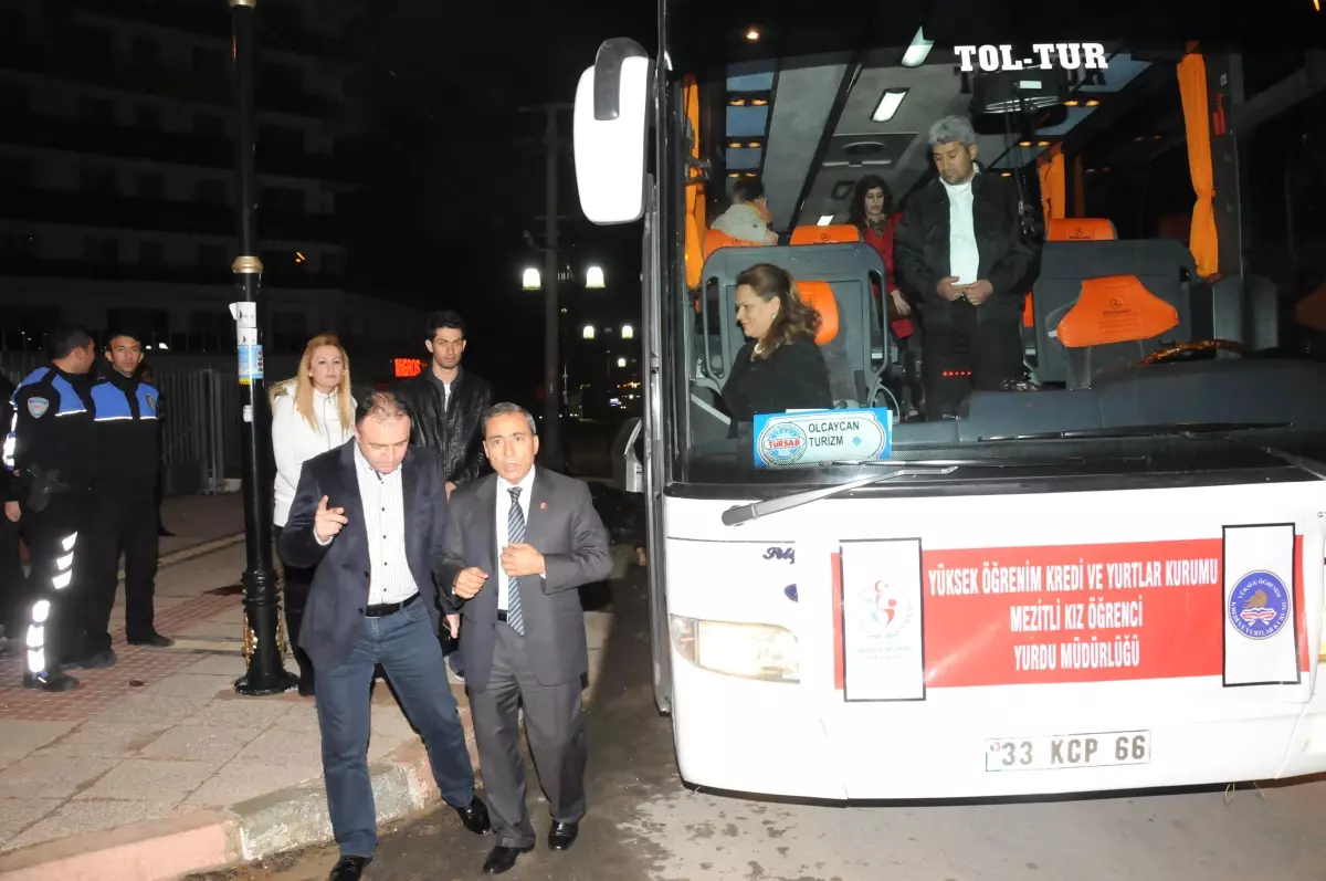 Mersin Polisi Üniversite Öğrencilerini Geziye Gönderdi