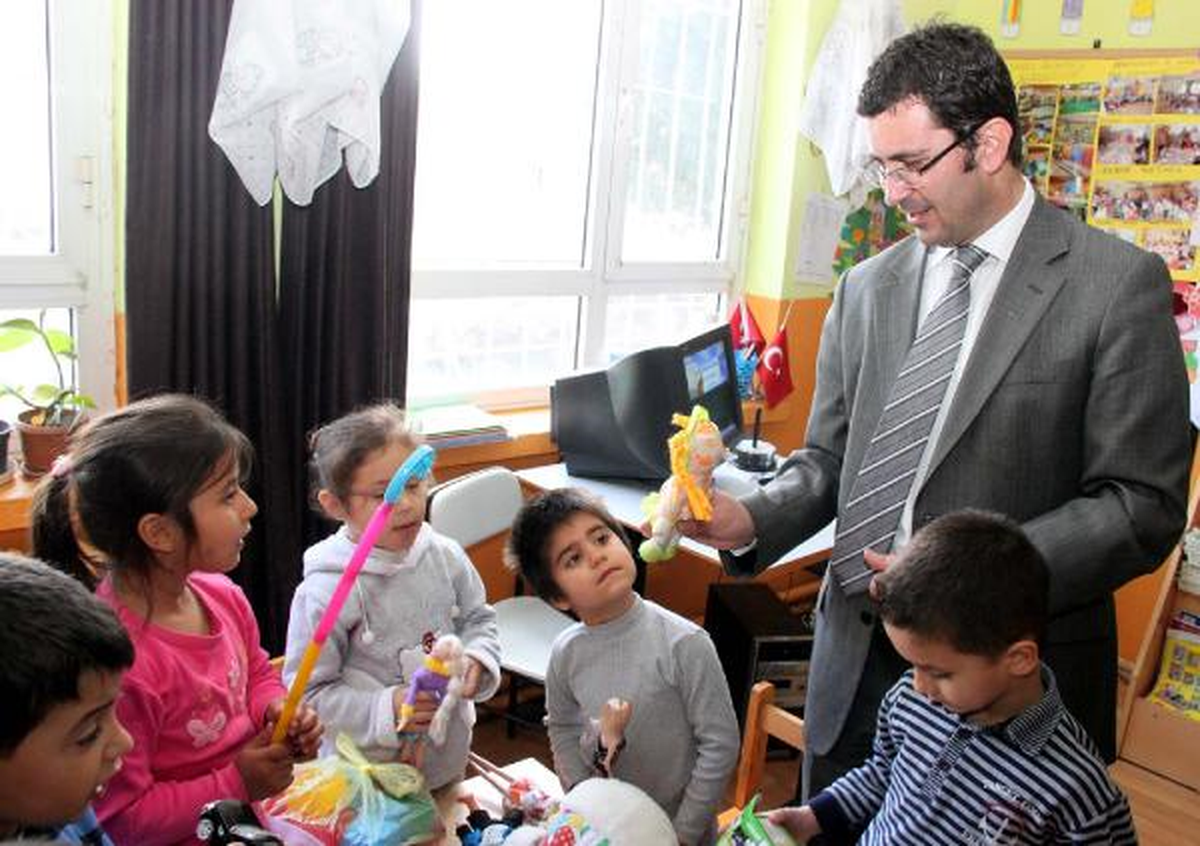 Oyuncak Kumbarası Dolmaya Devam Ediyor