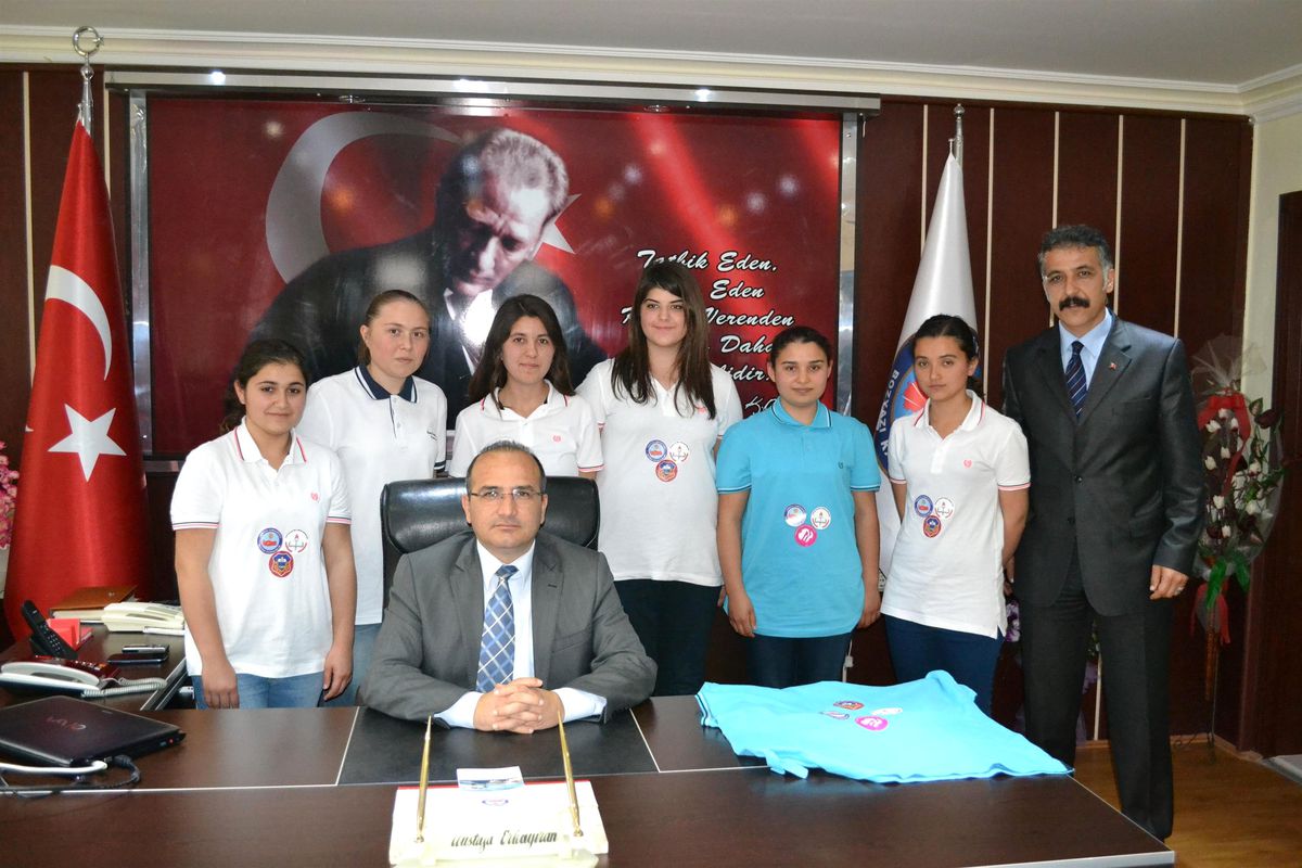 Proje Yarışmasına Katılacak Bozyazılı Öğrencilerden Teşekkür Ziyareti