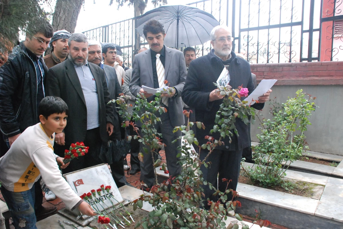 Said Nursi\'nin Kabrinin Şanlıurfa\'daki Şehitler Mezarlığı\'nda Olduğu İddia Edildi