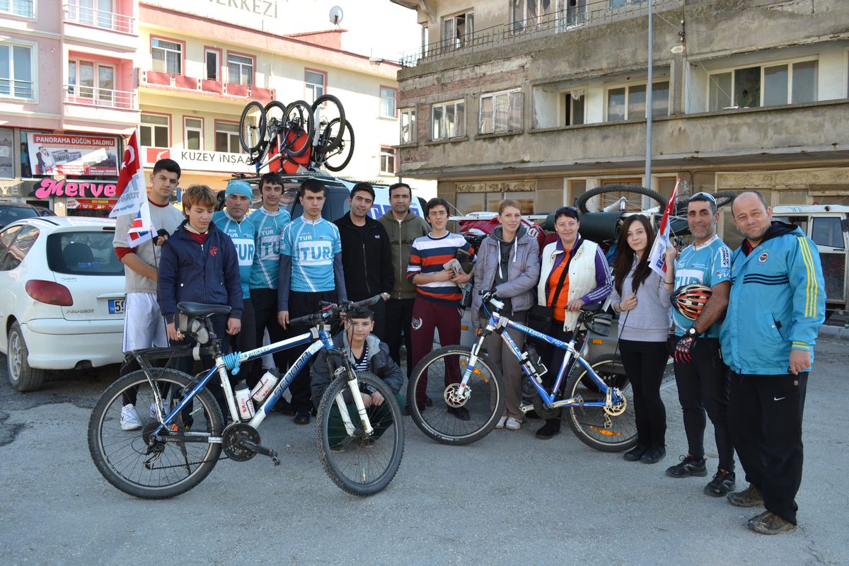 Şehitler İçin Pedal Çeviriyorlar