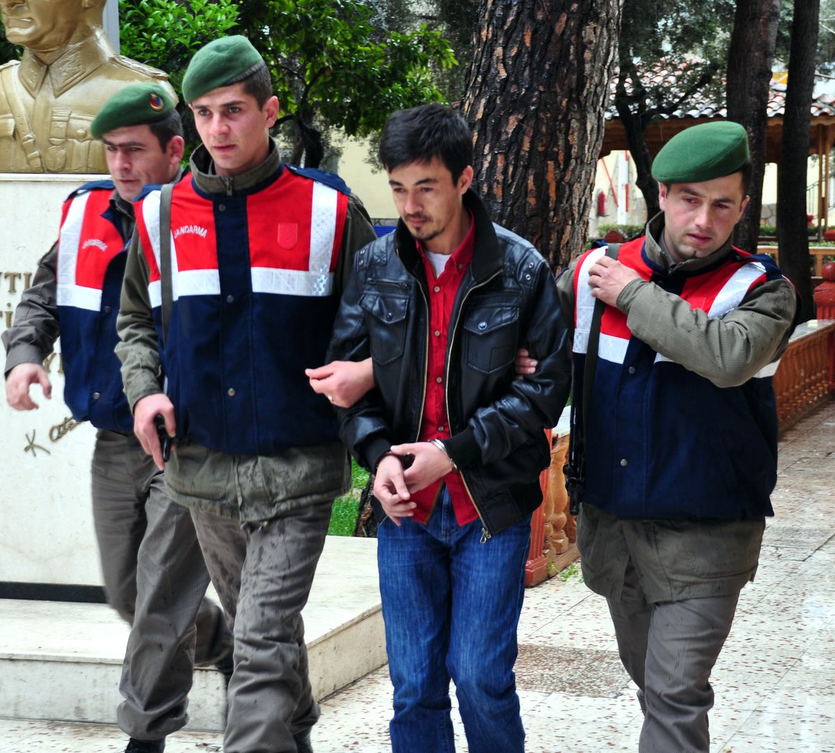 Torbalı\'da Esrar Operasyonu