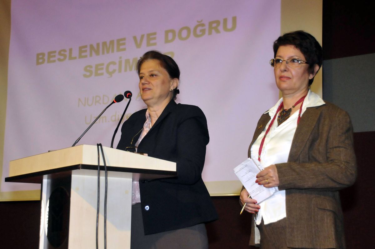 Yenimahalle\'de \'Dengeli Beslenme\' Semineri