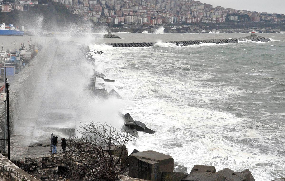 Zonguldak\'ta Dev Dalgalar