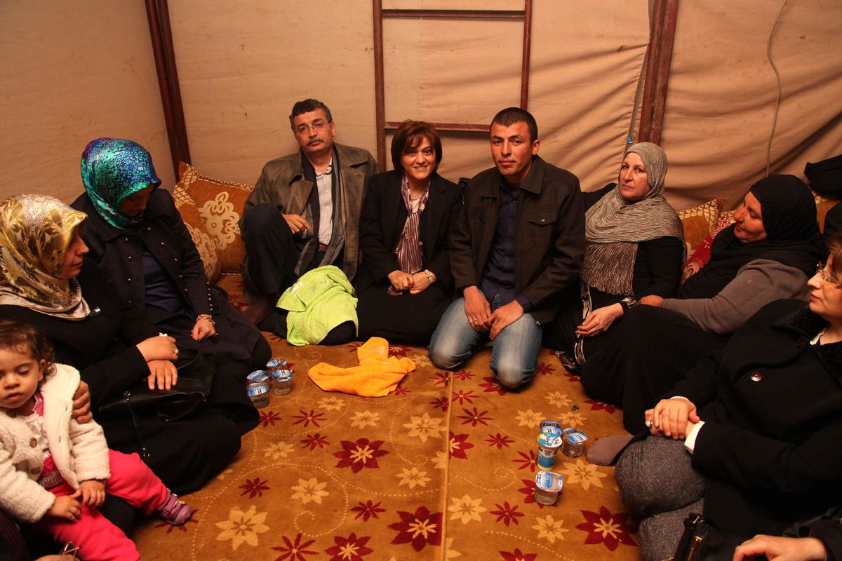 Bakan Yardımcısı ve Şanlıurfa Valisi Serbest Bırakılan Askeri Ziyaret Etti