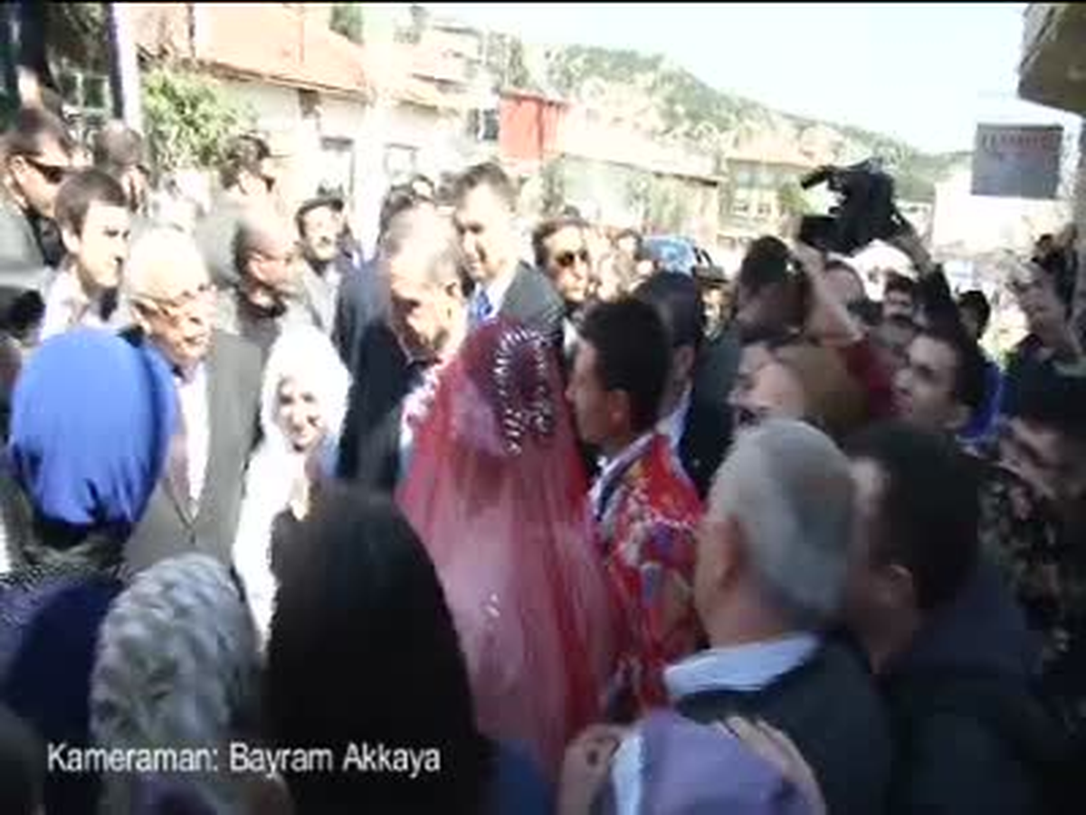 Başbakan Erdoğan, Düğünün Sürpriz Konuğu Oldu