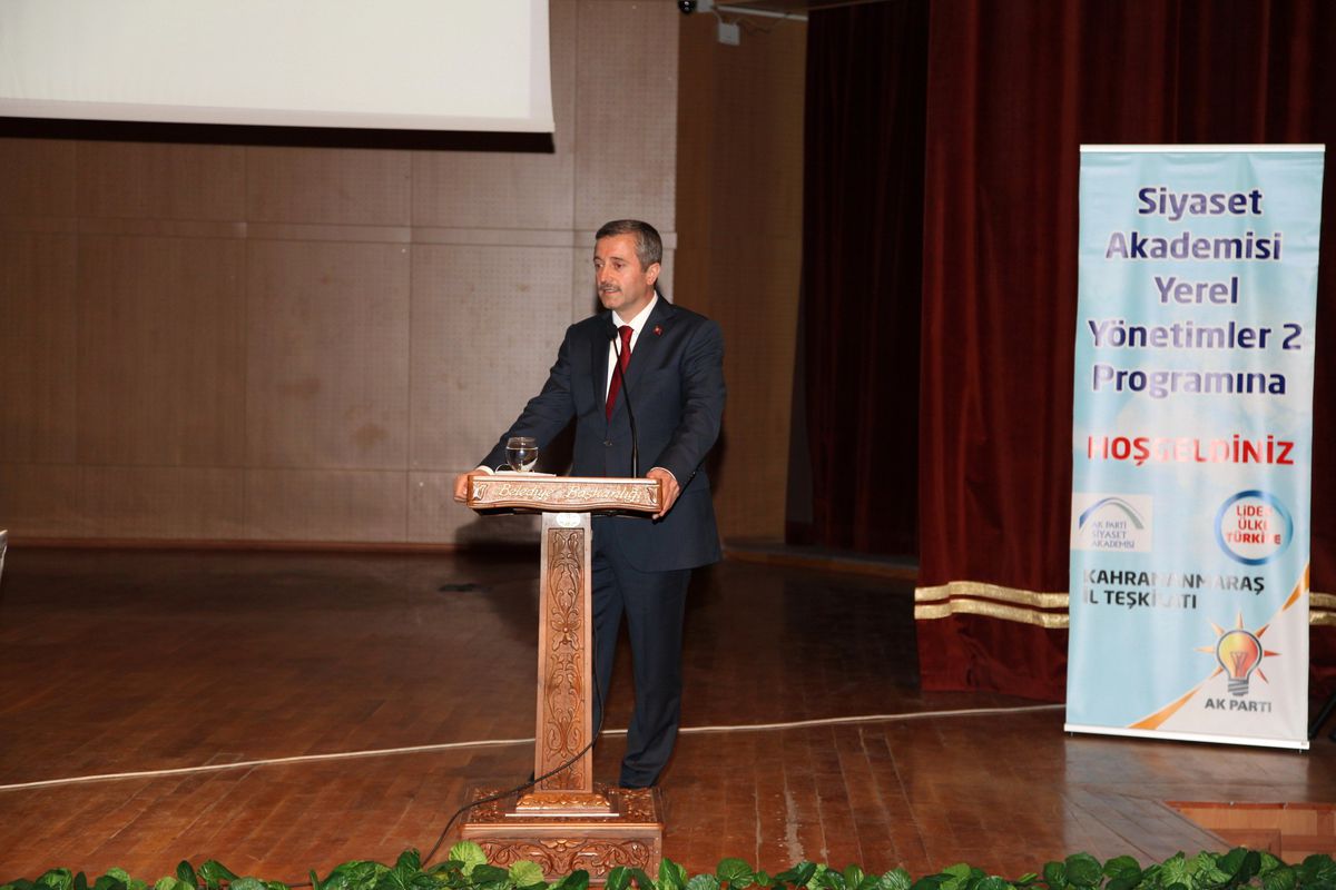 Başkan Tahmazoğlu, Kahramanmaraş\'da Siyaset Akademisinde Konuştu