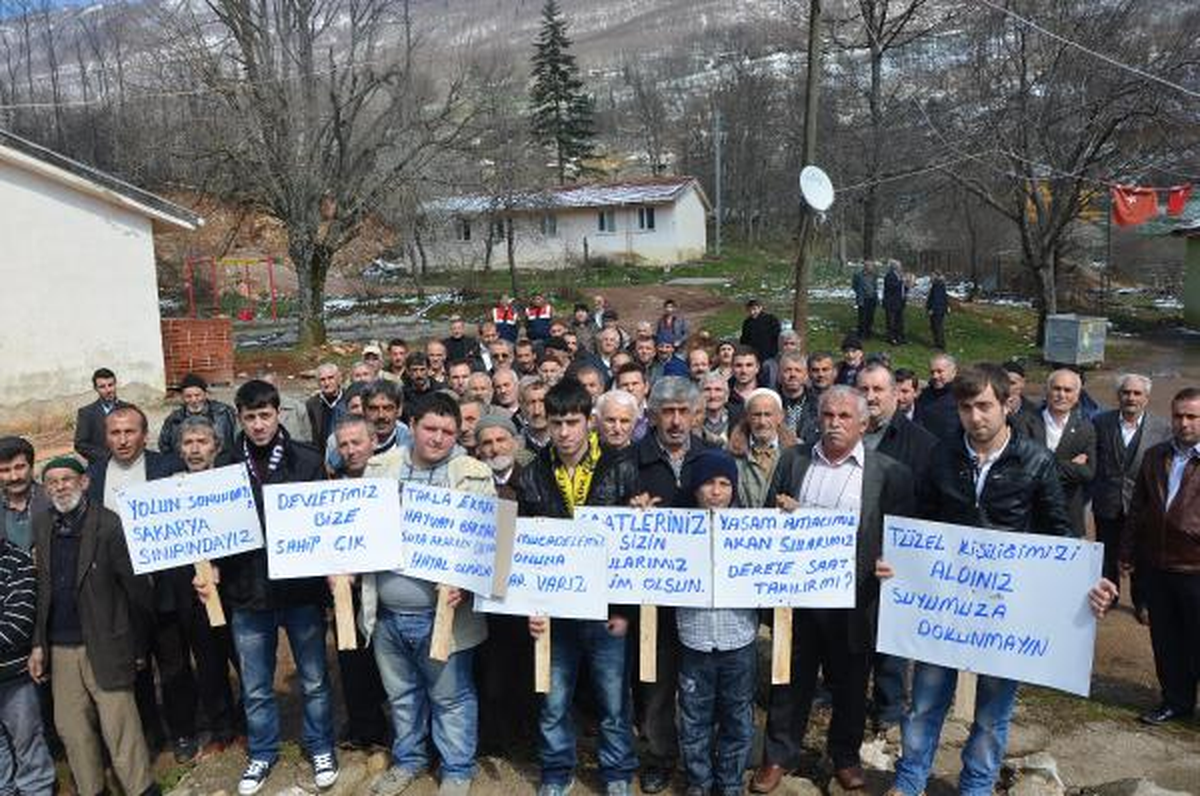 Büyükşehir Yasası ile Mahalle Olan Köylülerin \'Suya Saat\' Protestosu