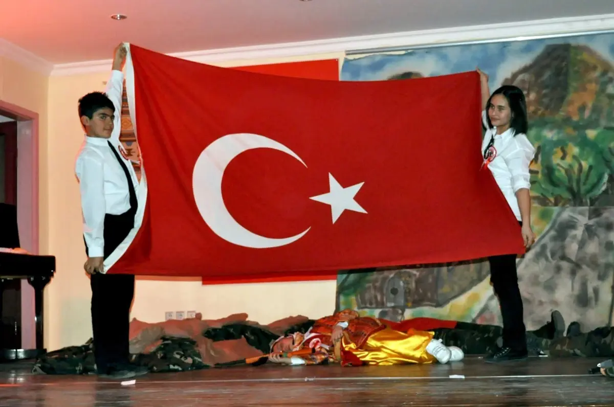 Çanakkale Şehitleri Erciyes Kolejinde Anıldı