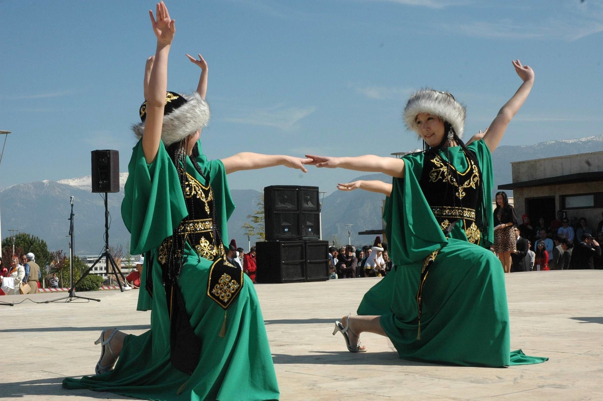 Denizli\'de Nevruz Coşkuyla Kutlandı