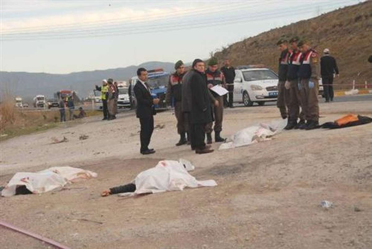 Denizli\'de Trafik Kazası: 1 Ölü, 2 Yaralı