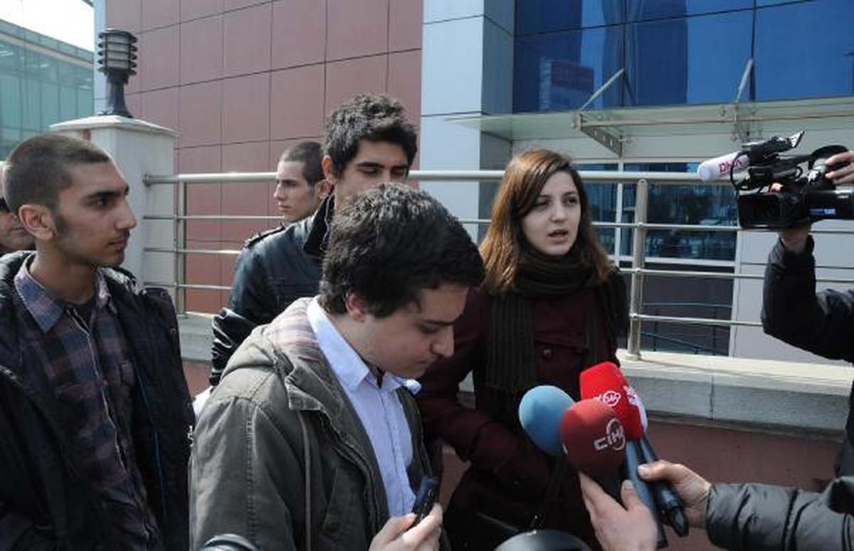 Ek - ÖSYM Binasında Zincirli Sınav Protestosu