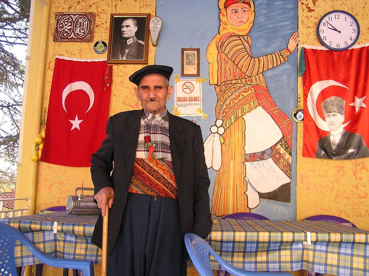 Huzurevinde Kalan Mehmet Dededen "Gakkoşlar Köşesi"Ne Davet