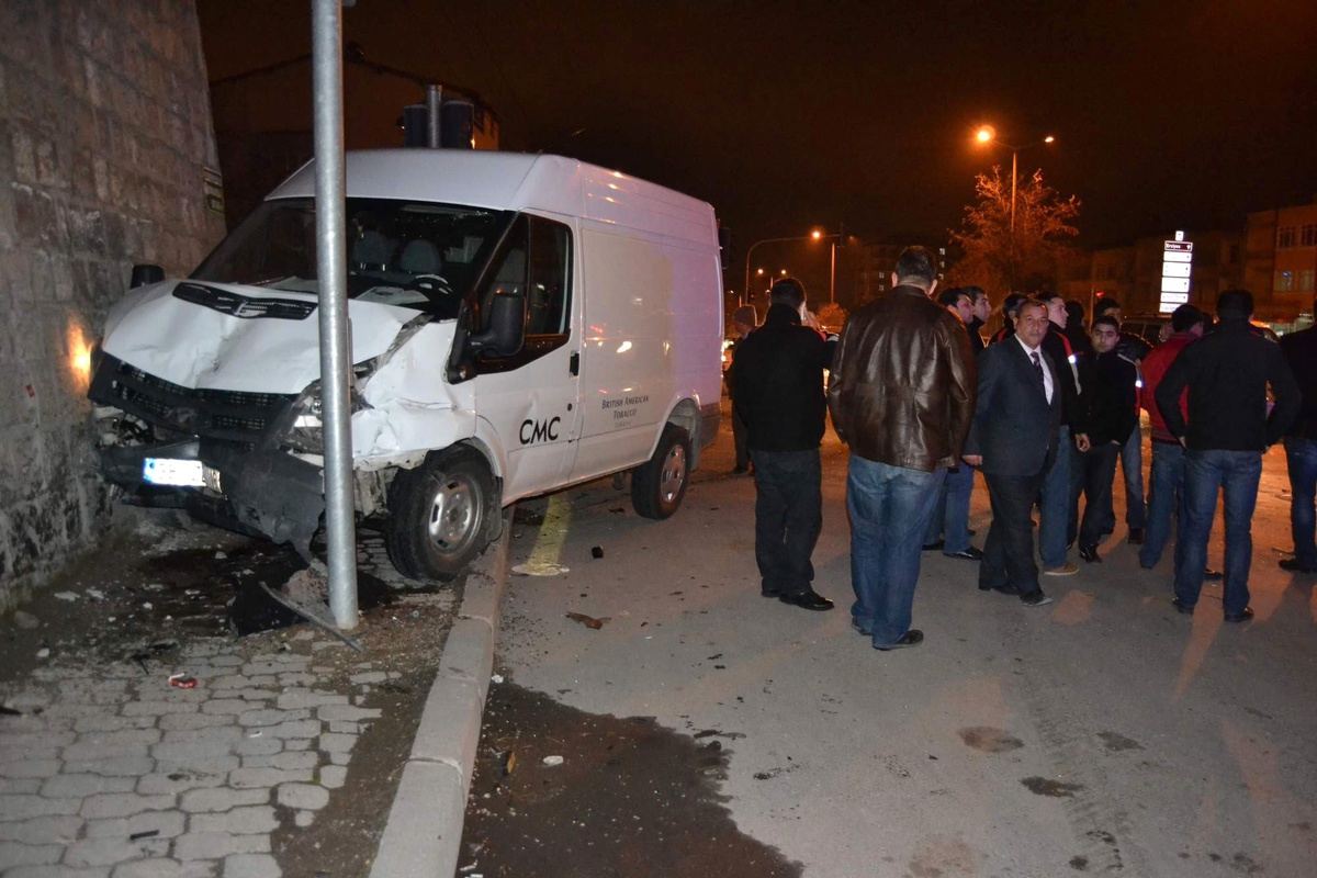 Kayseri\'de Trafik Kazası: 1 Ölü, 3 Yaralı