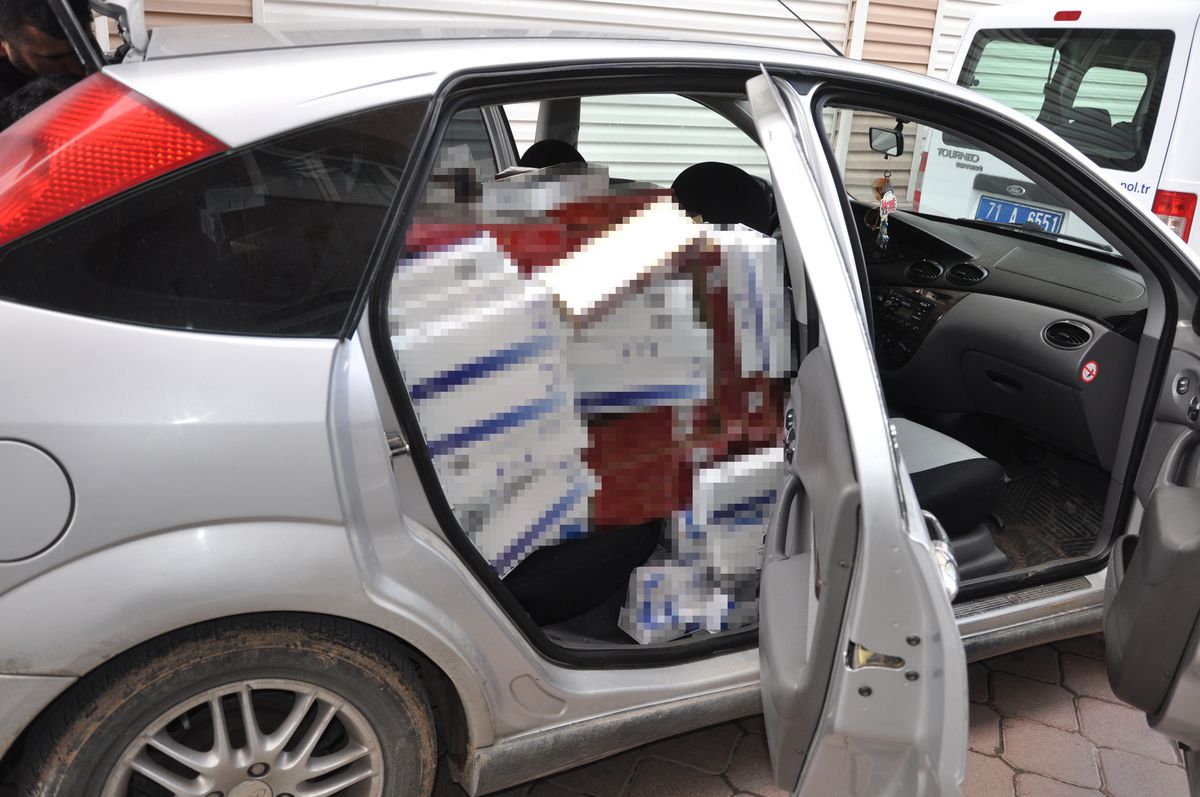 Kırıkkale\'de Özel Bir Otomobil İçinde 7 Bin Paket Gümrük Kaçağı Sigara Ele Geçirildi