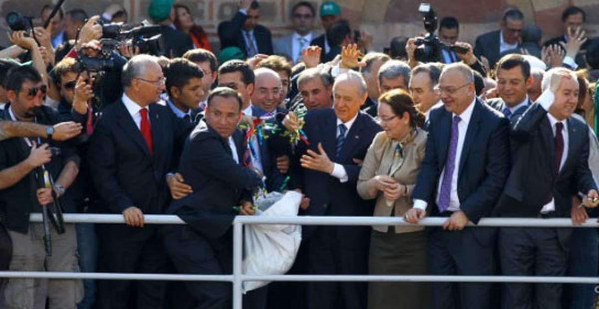 Manisa\'da \'Mesir\' Yağdı