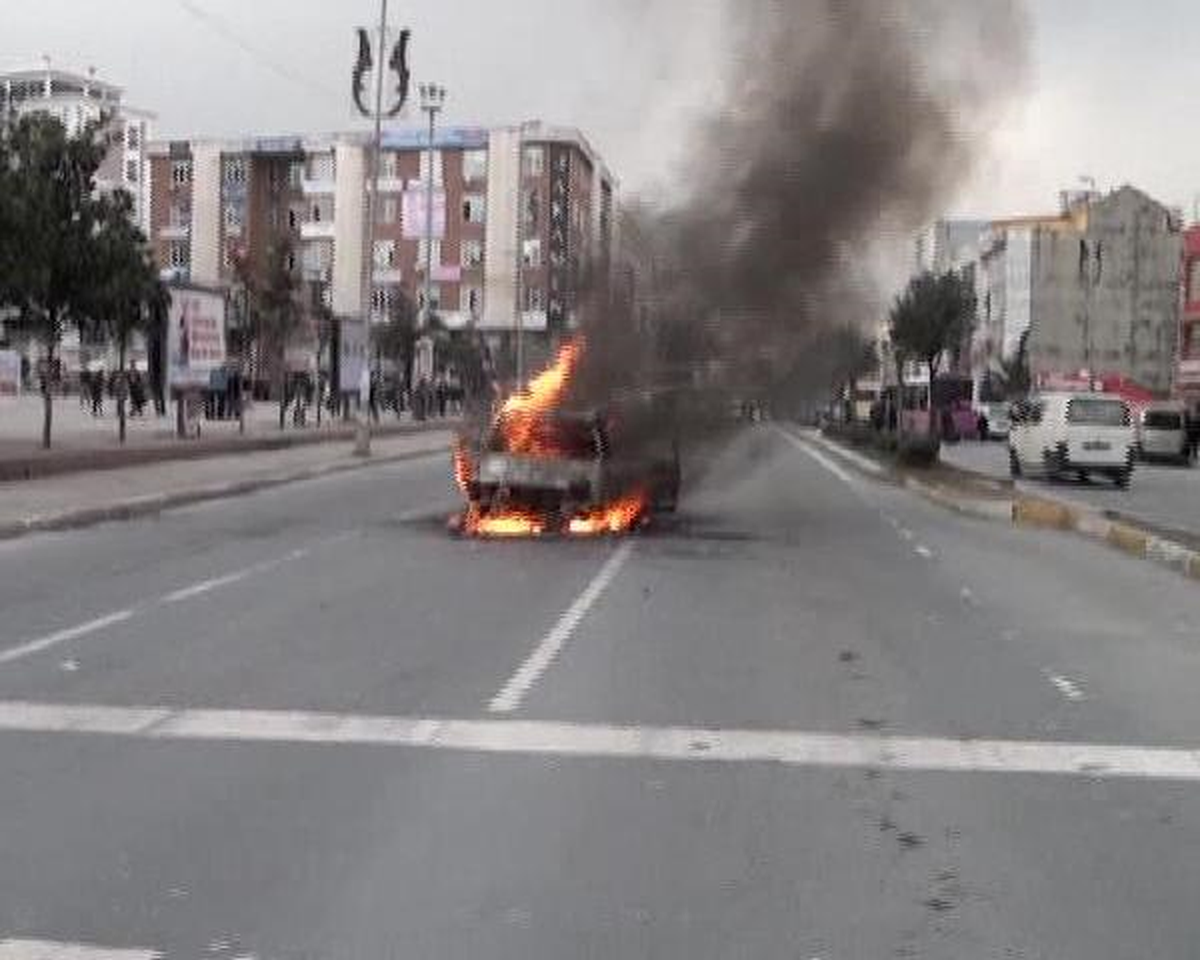 Lpg\'li Araç Alev Alev Yandı
