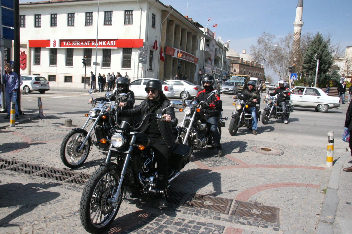 Türk Chopper Üyeleri Motorsiklet Kazalarına Dikkat Çekmek İçin Edirne\'de Buluştu