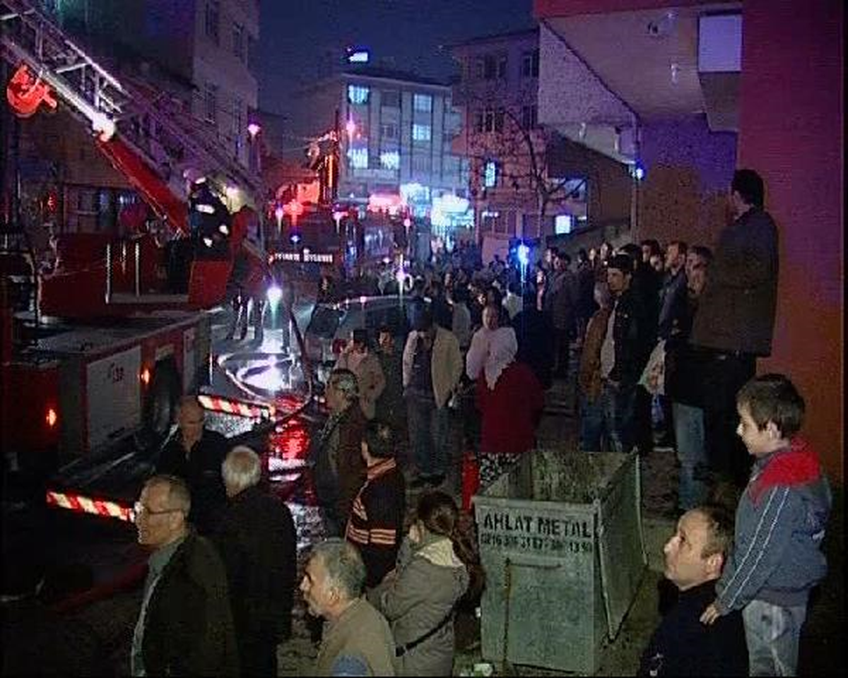 Ümraniye \'De Yangın Paniği