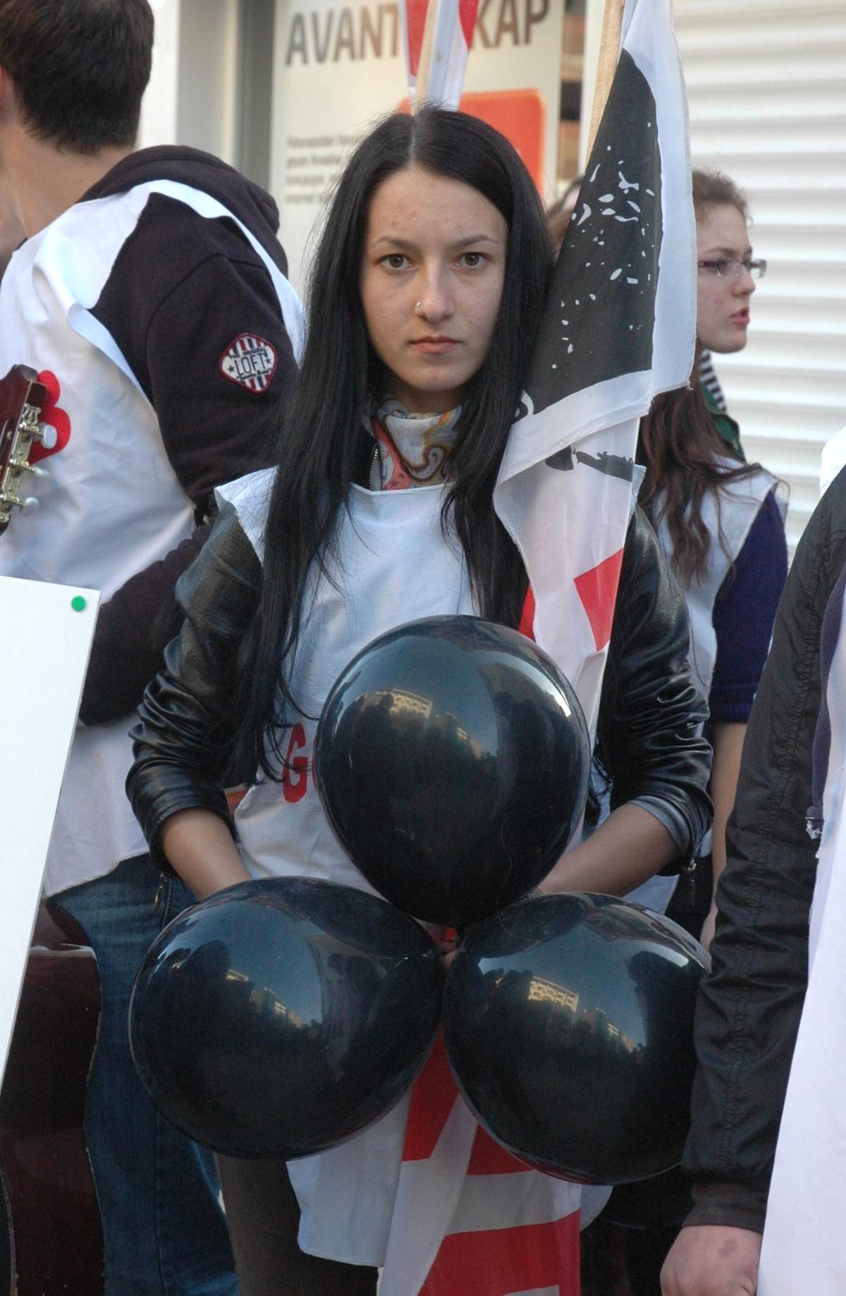 Ygs\'ye Balonlu Protesto