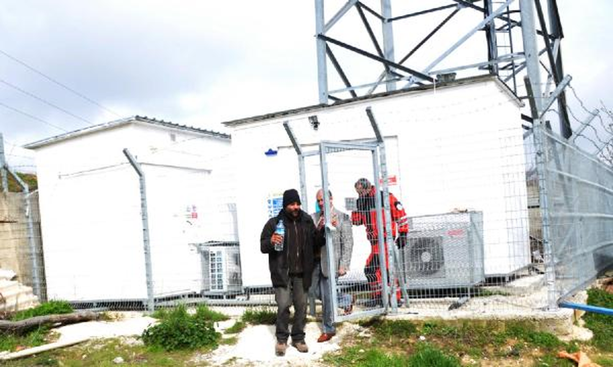 90 Metrelik Direğin Tepesinden İnmiyor (3)