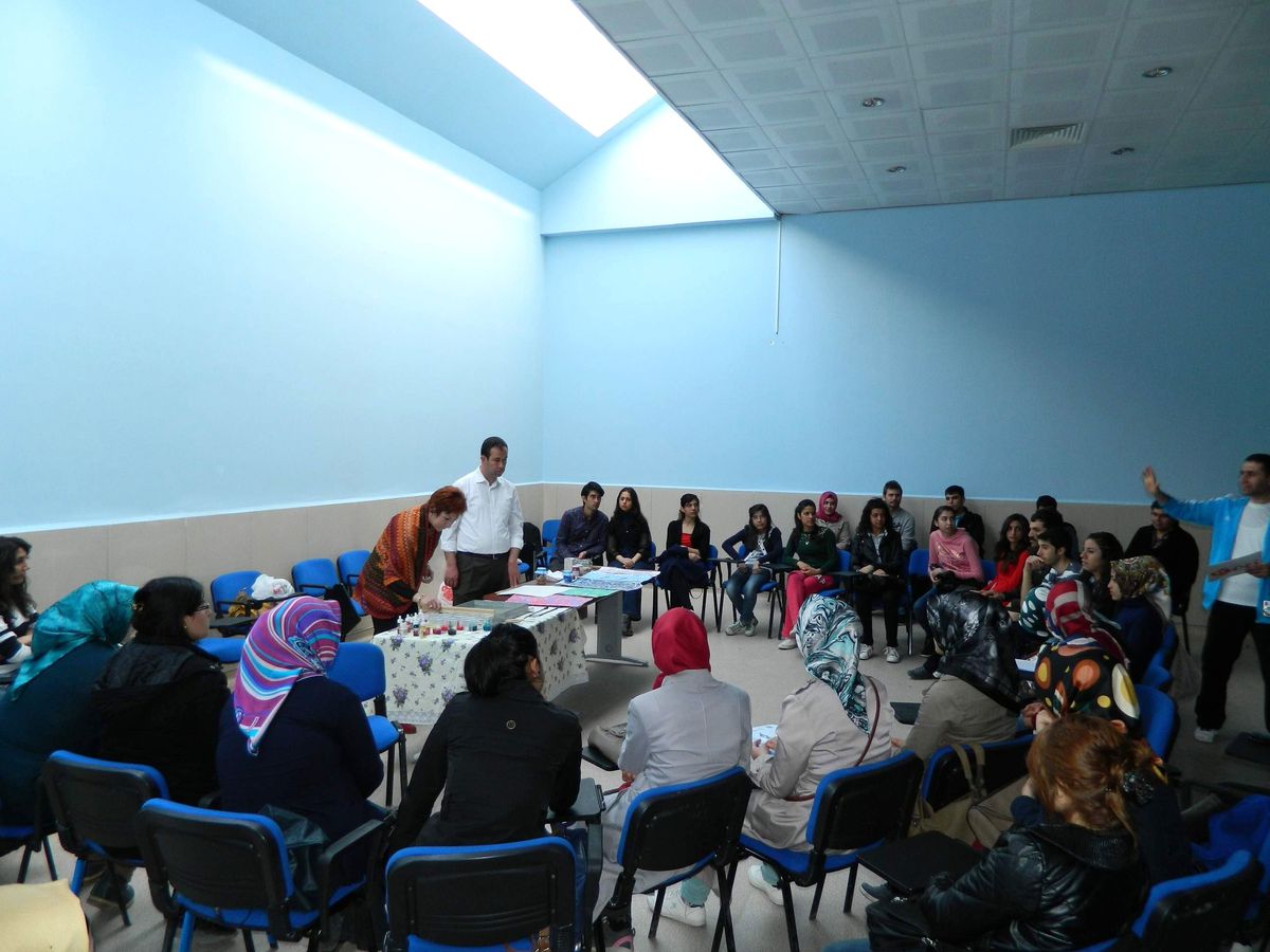 Adıyaman Üniversitesi\'nde Ebru Sanatı Kursu Açıldı