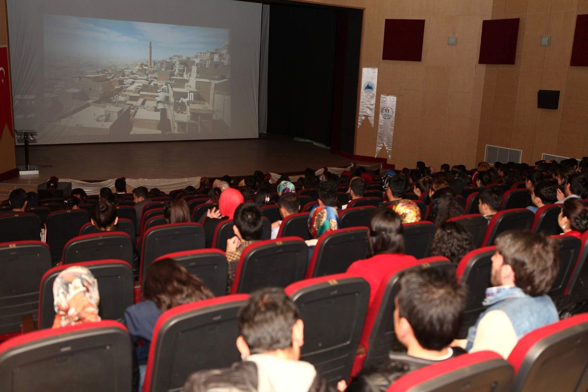 Adıyaman Üniversitesi\'nde "Hükümet Kadın" Adlı Film Gösterildi