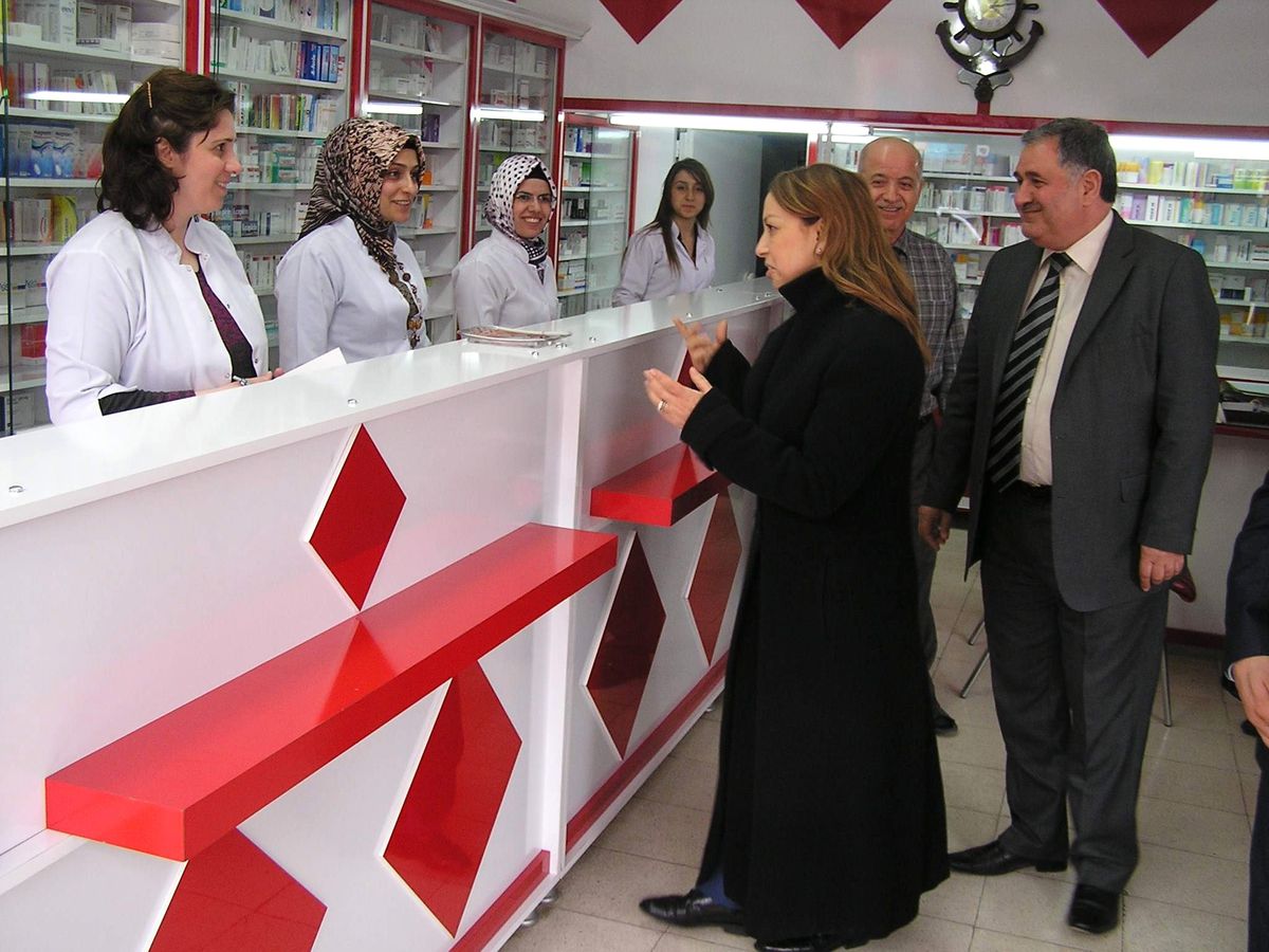 AK Parti Malatya Milletvekili Öznur Çalık, Esnafları Ziyaret Etti