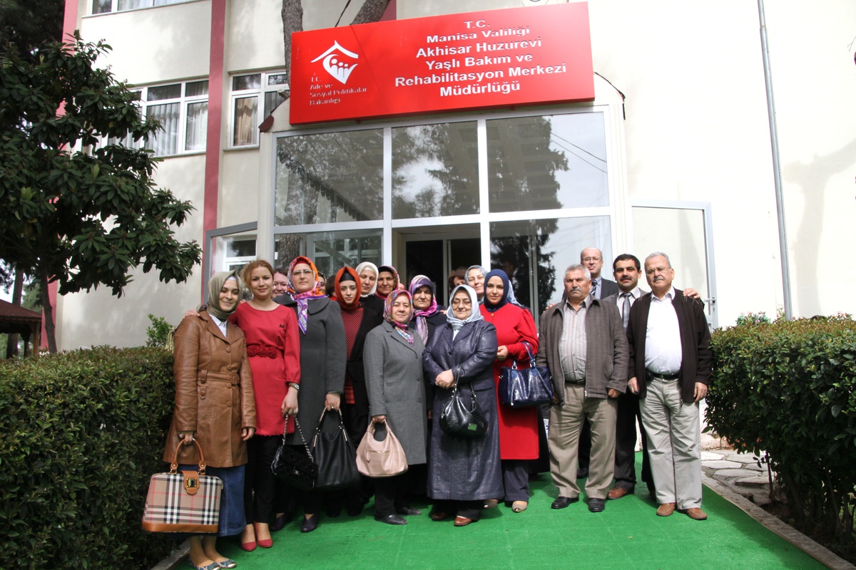 Akhisar Ekder, Huzurevini Ziyaret Etti
