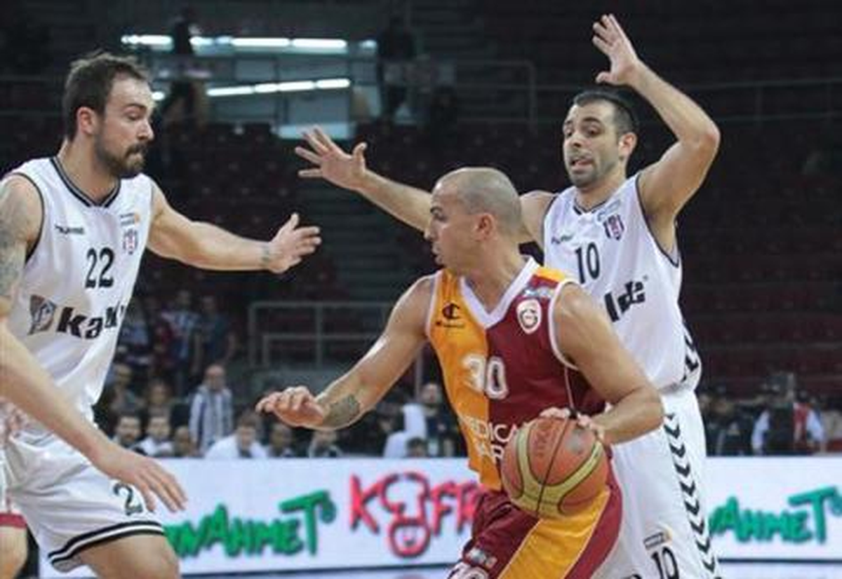 Beşiktaş: 72 - Galatasaray: 76