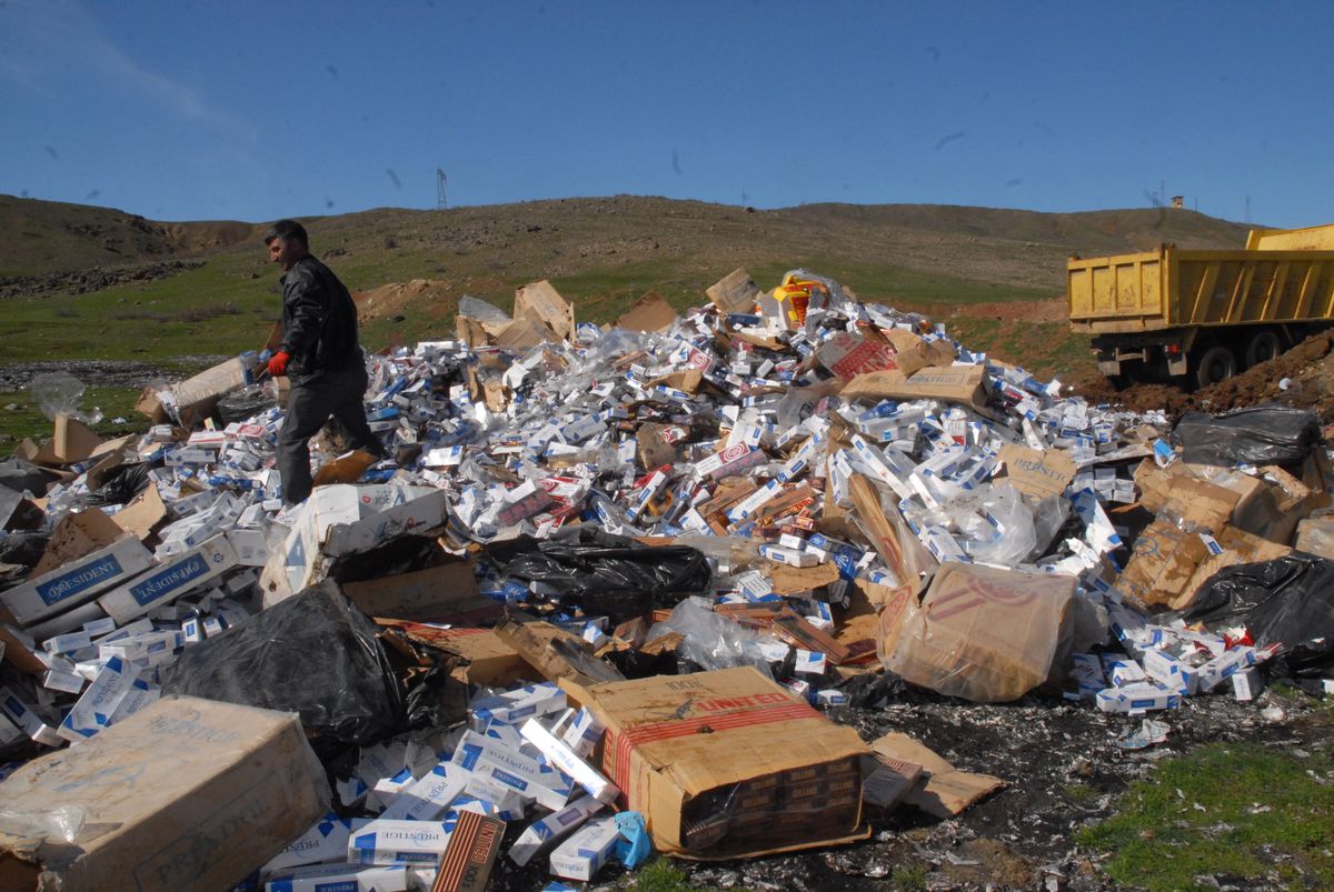 Bingöl\'de 835 Bin Paket Kaçak Sigara İmha Edildi