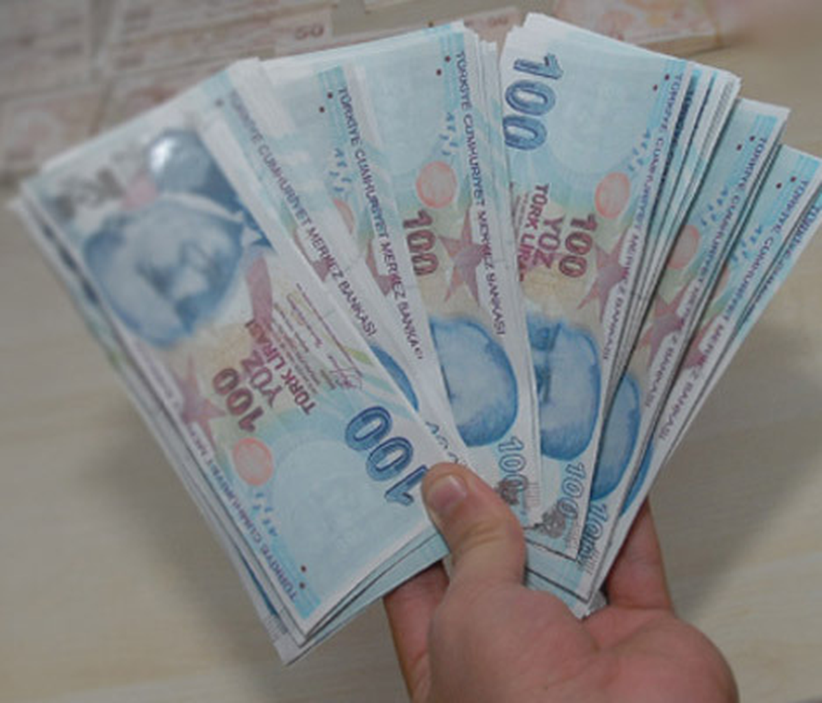 Bulduğu 17 Bin 200 Lirayı Polise Teslim Etti