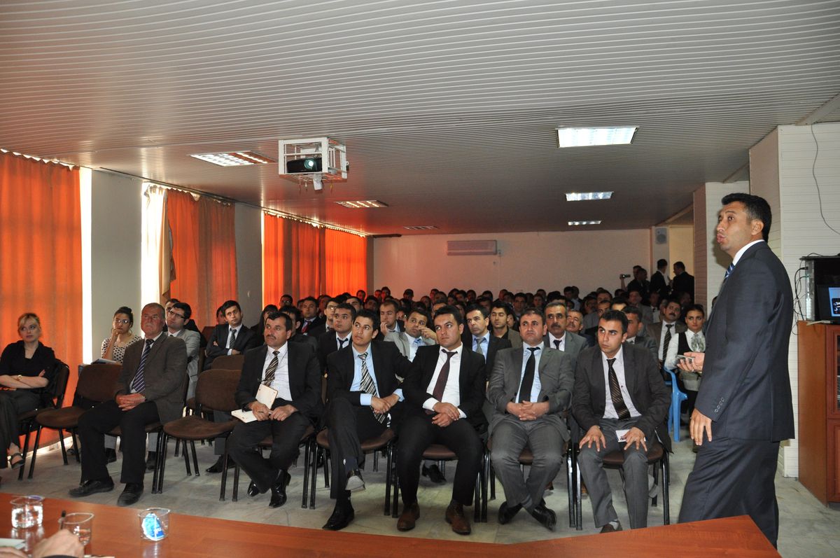 Cizre\'de Öğretmenlere "Madde Bağımlılığının Zararları" Semineri Verildi