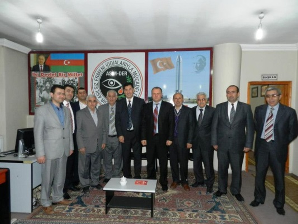 Dr. Sinan Oğan, ASİM-DER\'i Ziyaret Etti
