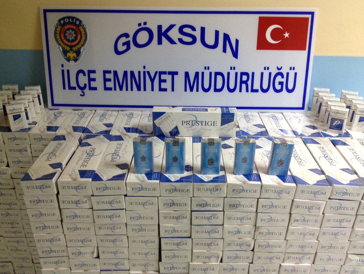 "Dur" İhtarına Uymayan Otomobilden Kaçak Sigara Çıktı