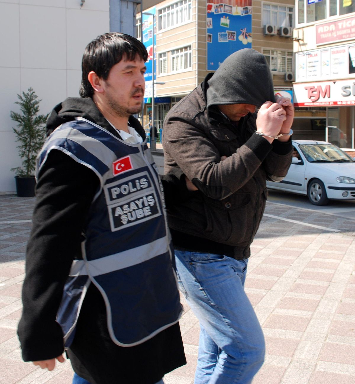 Fuhuş Operasyonunda İki Kişi Tutuklandı