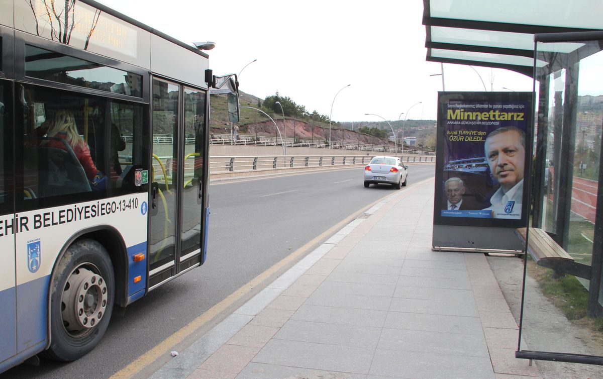 Gökçek\'ten Başbakan\'a Bilboardlı \'Özür\' Teşekkürü