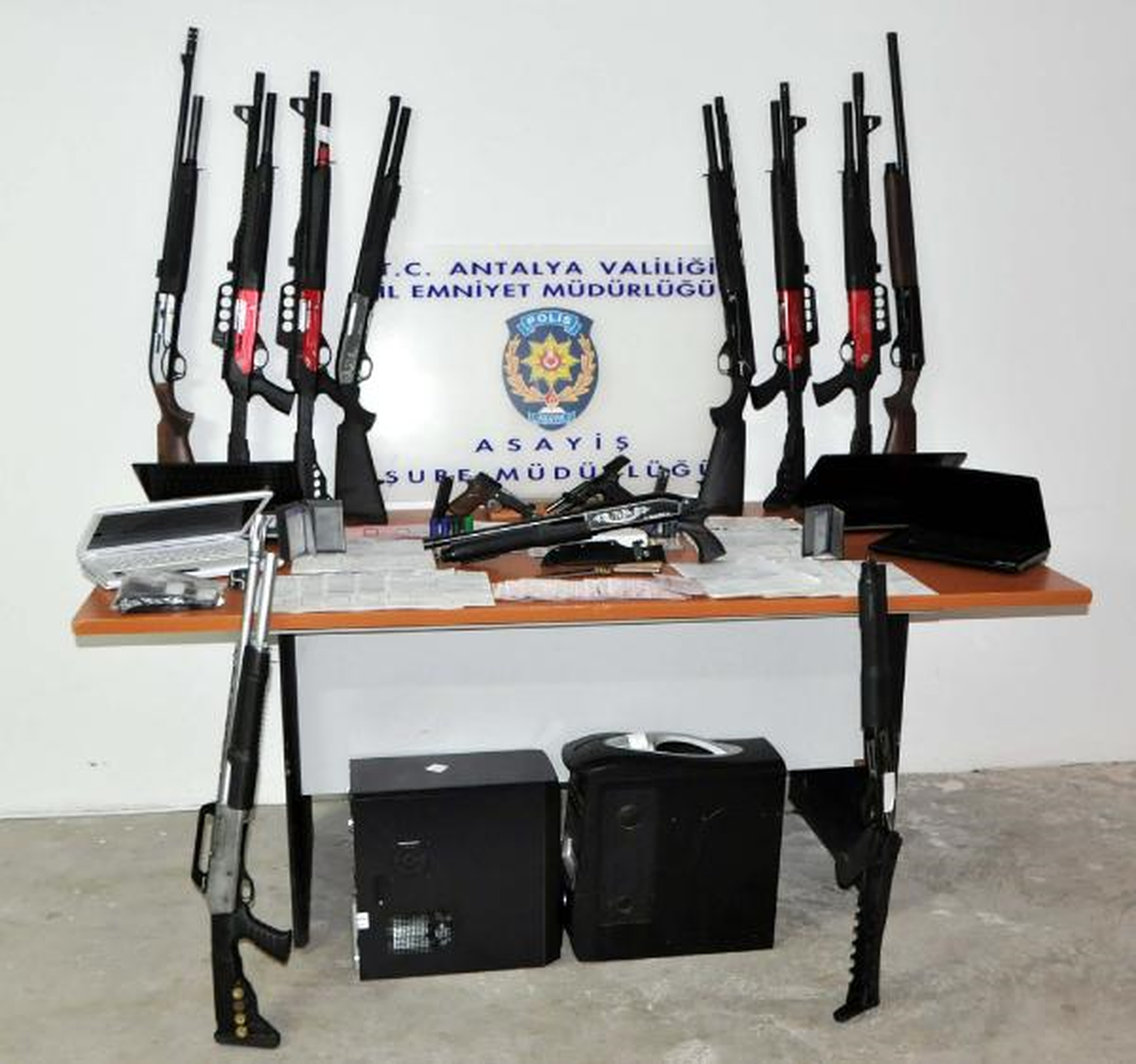 Hileli Araç Satan Daltonlar Çetesi\'ne Operasyon: 13 Gözaltı