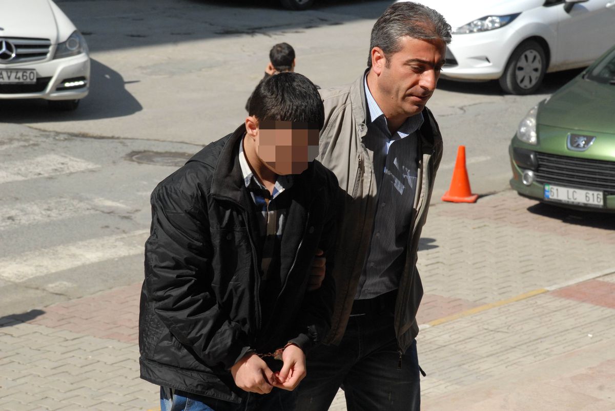 Hırsızlık İddiasıyla Aranan Genç Yakalandı