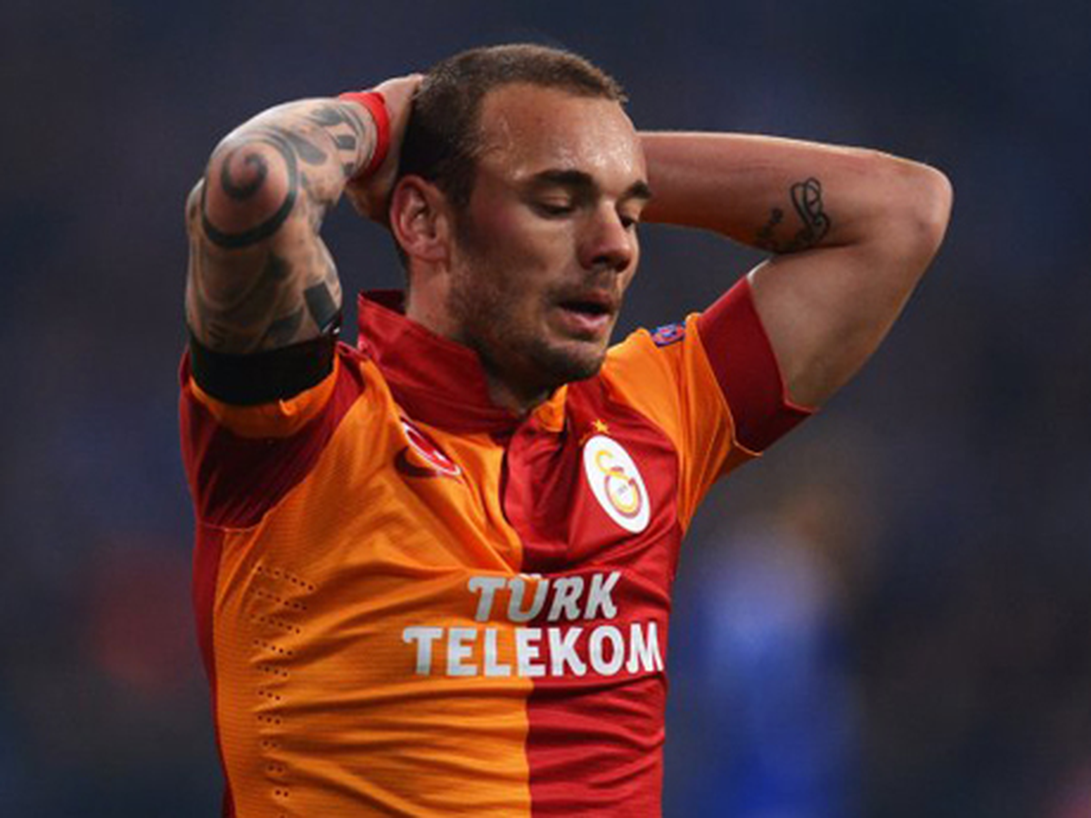 İBB Maçı Öncesi Sneijder Şoku