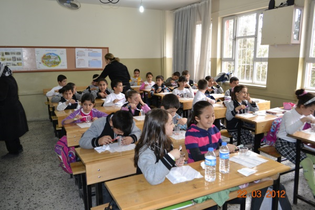 İlköğretim Okullarına Flor Jel Uygulamaları