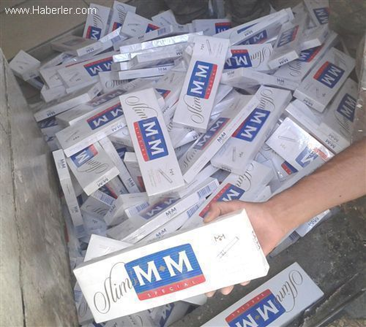 Jandarma 4 Bin 550 Paket Kaçak Sigara Ele Geçirdi
