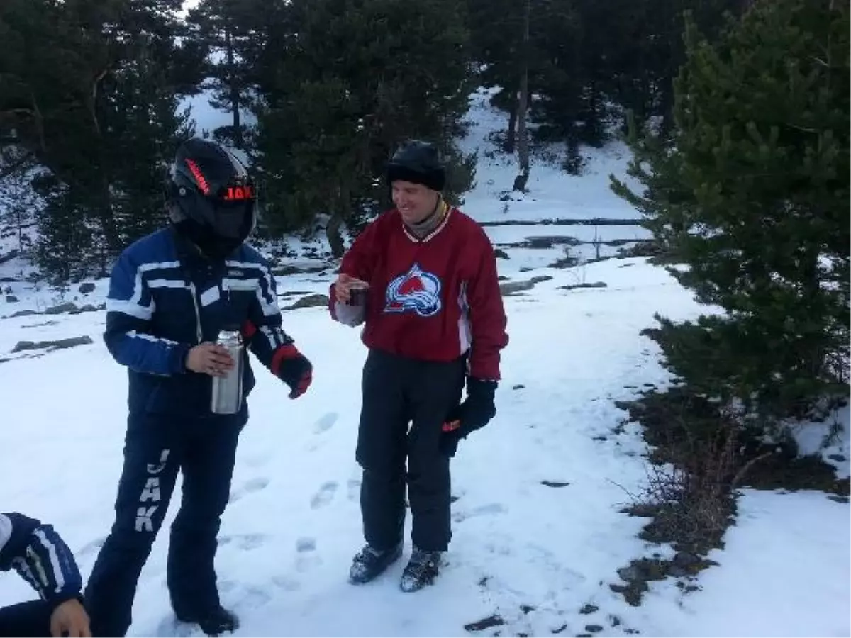 Kaybolan ABD\'li Kayakçı 17 Dakikada Bulundu