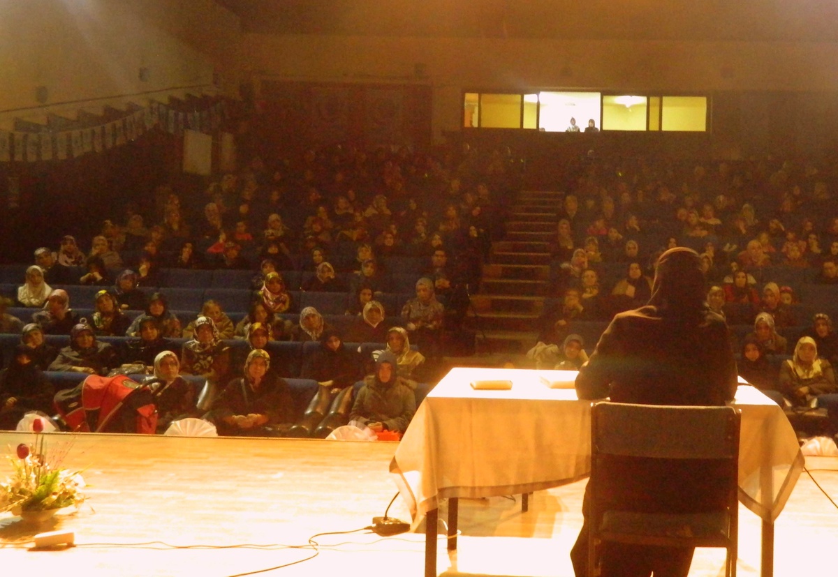Kütahya\'da \'Müslüman Kadının Şahsiyeti\' Konulu Konferans