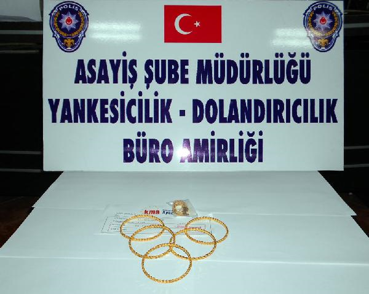 Kuyumcuya Sahte Bilezik Satmak İsterken Yakalandılar