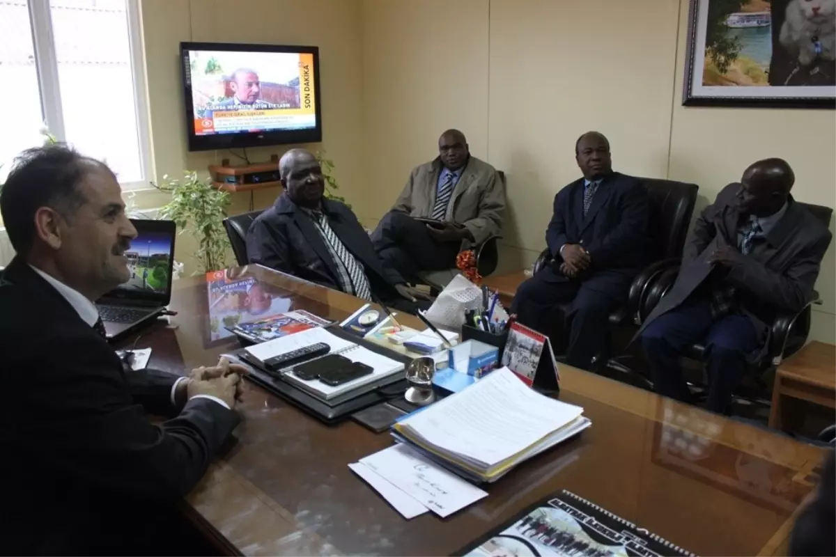 Mali Heyetinden Müdür Kına'ya Ziyaret