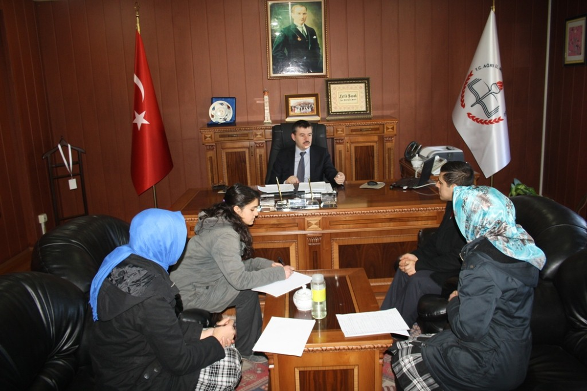 Müdür Başak Öğrencilere Röportaj Verdi