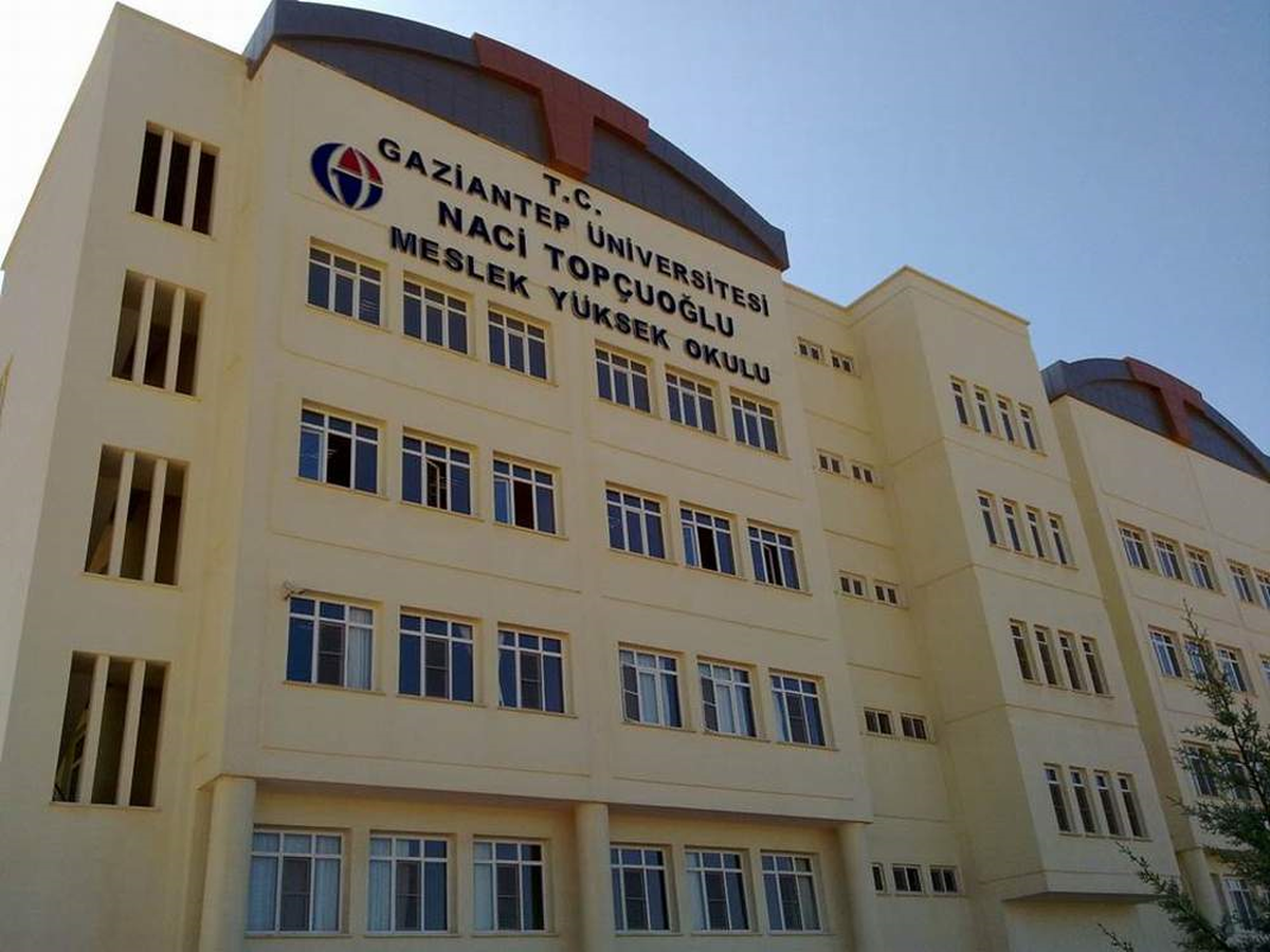 Naci Topçuoğlu Meslek Yüksekokulu Yabancı Dil Kursları Açacak